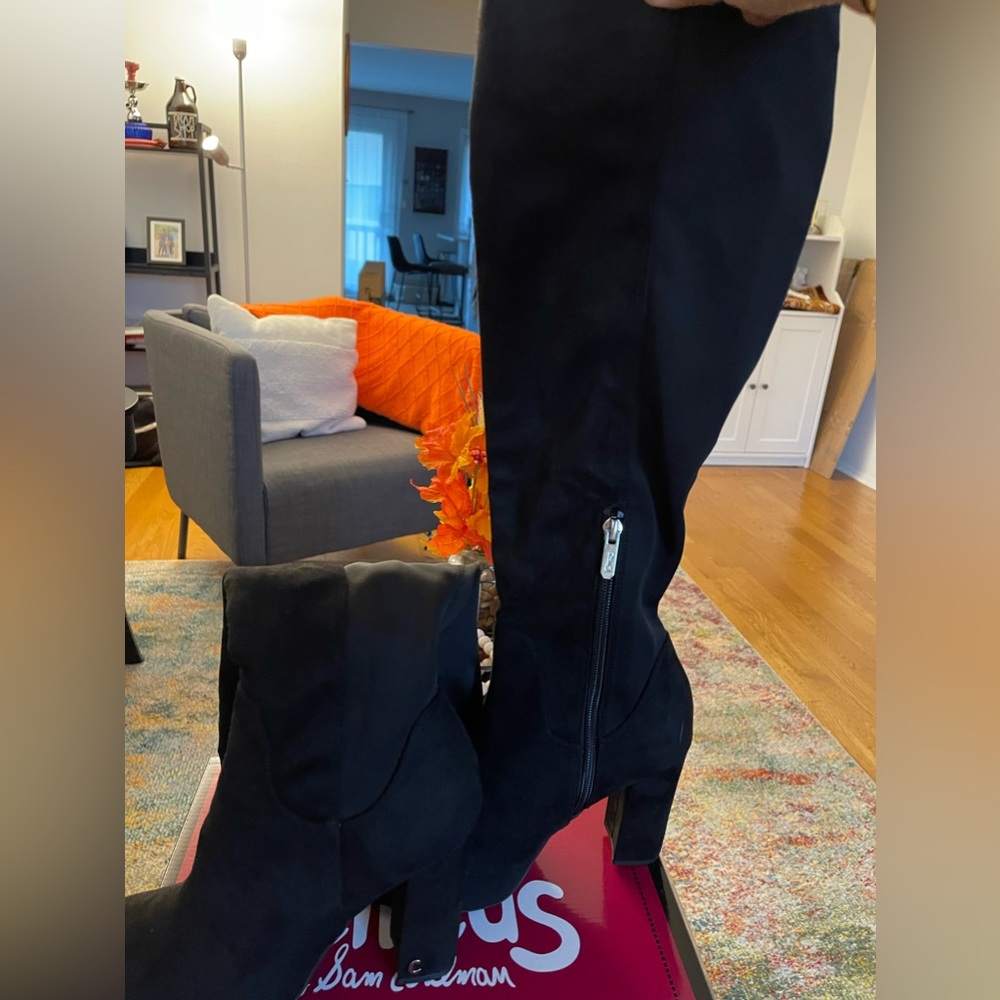 Like New - knee high suede heel boots.
